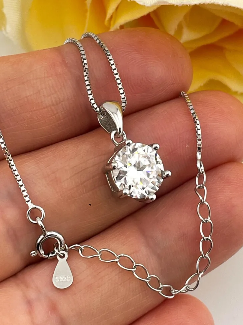 Certified 3 carat round diamond pendant, diamond solitaire necklace, diamond jewelry in 18k white gold and silver 925. A perfect gift for her.