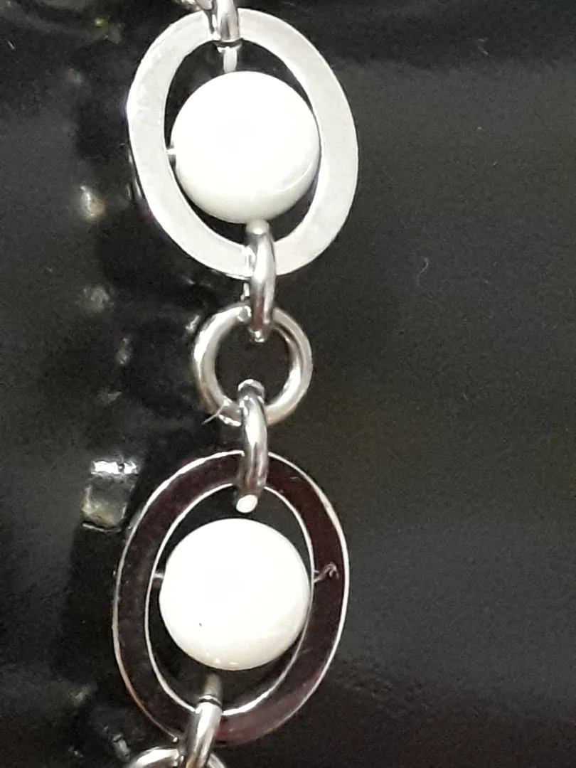 Silver Pearl bracelet for women, gifts for mom, necklace pendant, tarnish-free silver jewelry, adjustable length, handmade shiny silver steel.