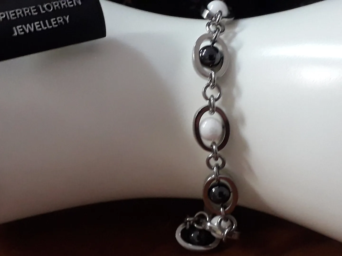 Silver Pearl bracelet for women, gifts for mom, necklace pendant, tarnish-free silver jewelry, adjustable length, handmade shiny silver steel.