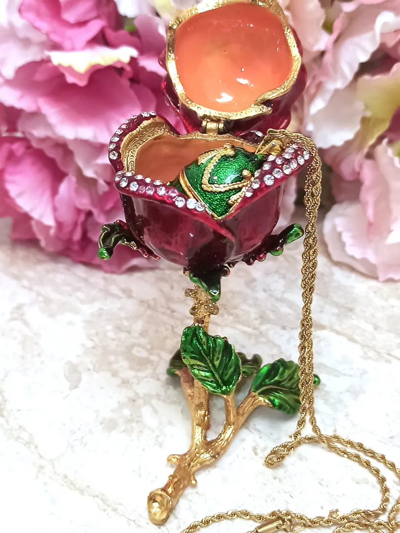 Valentine Luxurious Gift - Green Faberge Egg Valentine's Day Jewelry Set - Rose Jewelry Box + Faberge Style Egg Locket + Bracelet - 24k Gold