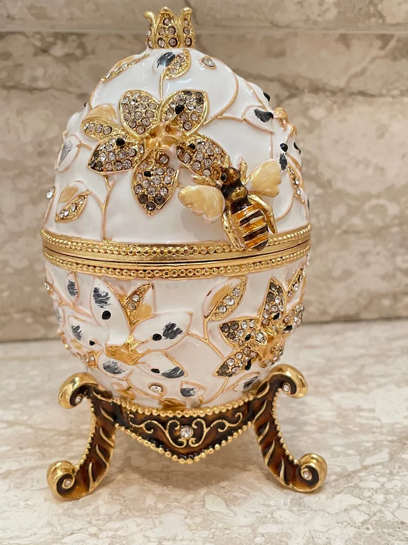 Fabergé Egg White Pomegranate Jewelry Box Housewarming Gift Home Decor Faberge Egg Birthday Mom Gift Box for Christmas Swarovski Handset 24k