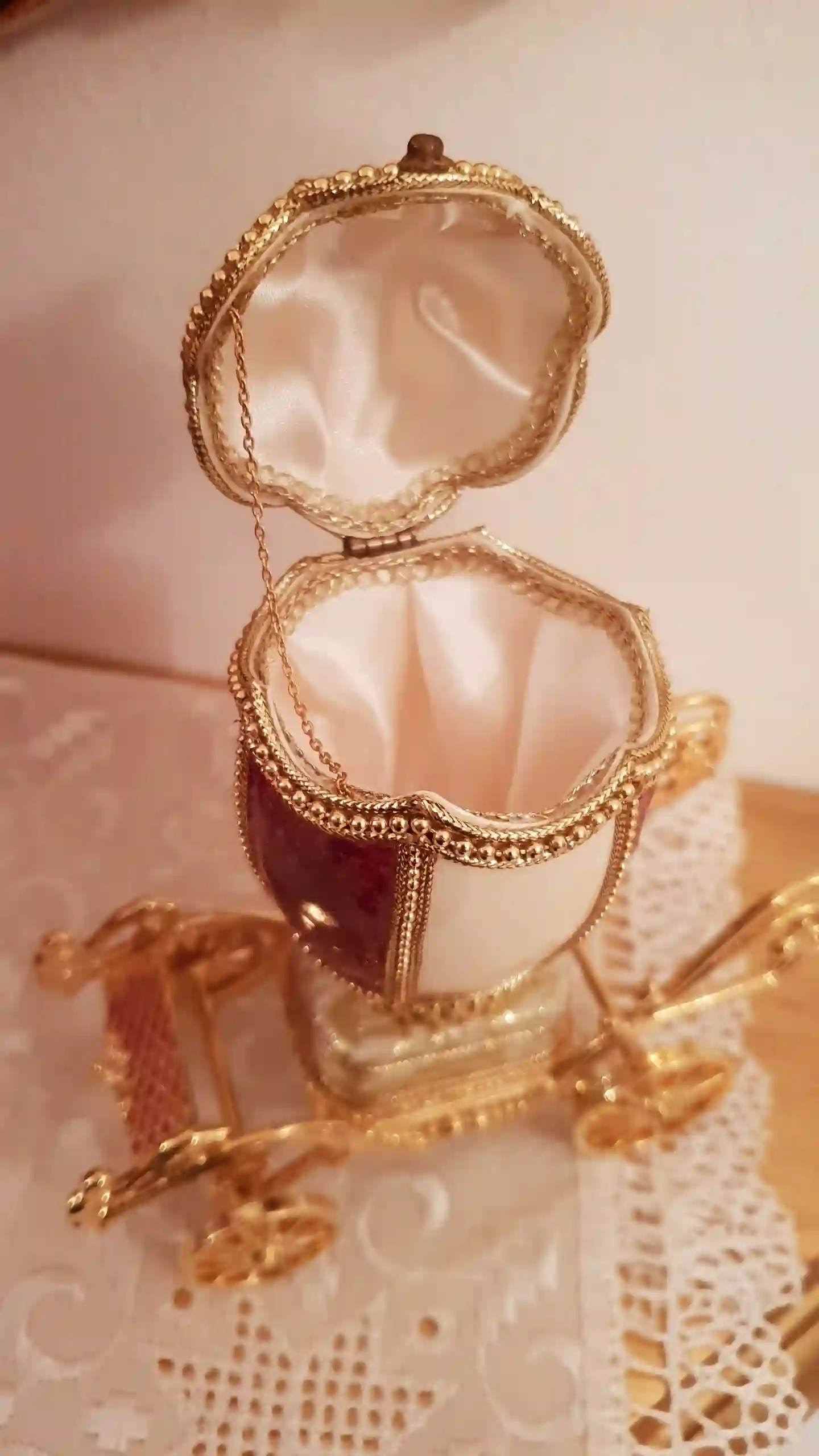 Faberge-Style egg 2001 VINTAGE 24k Musical Faberge Egg style Trinket Natural Egg Ring box Gift Faberge Wedding Proposal Engagement Anniversary 