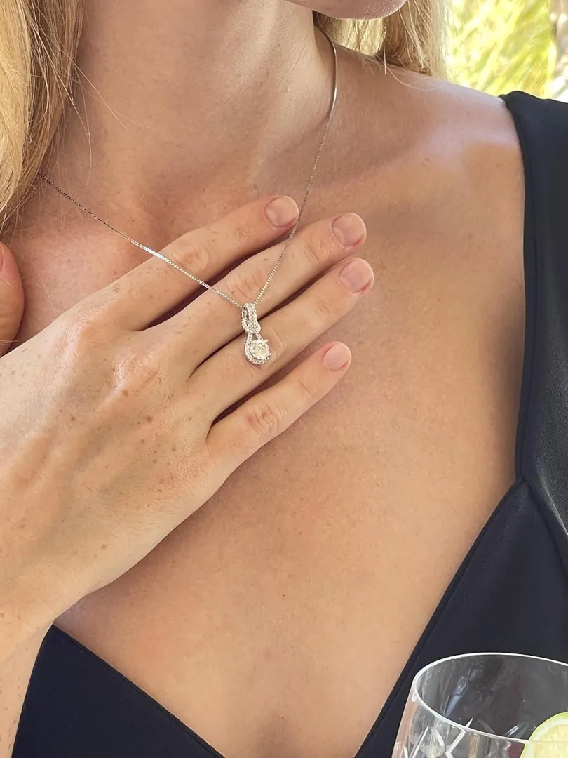 Certified 2 carat Love Knot Diamond Pendant Diamond Solitaire Necklace Diamond Jewelry 18k Gold Silver 925 Diamond Beauty Symbol Diamond
