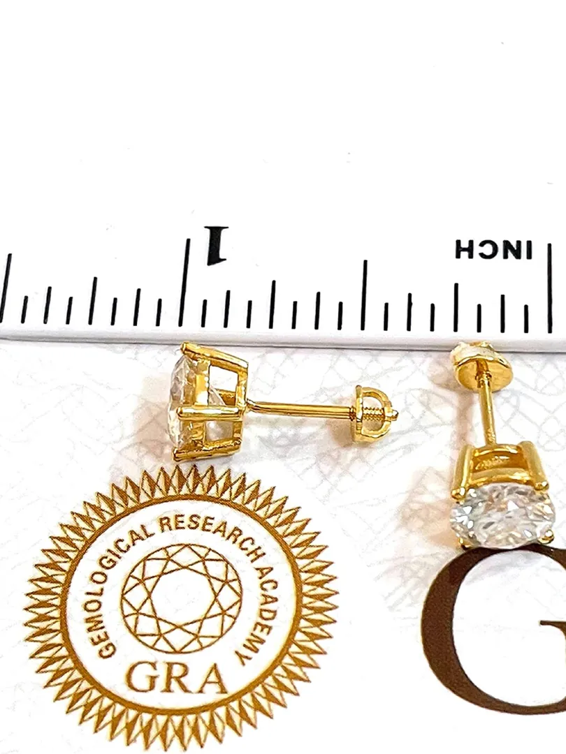 SOLID 18K GOLD JEWELRY special customer order: one pair of stud earrings and one right earring, special handmade order.