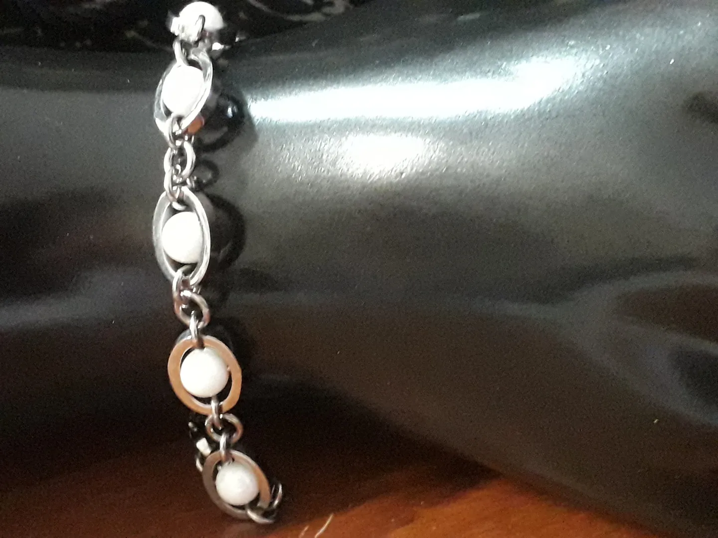 Silver Pearl bracelet for women, gifts for mom, necklace pendant, tarnish-free silver jewelry, adjustable length, handmade shiny silver steel.