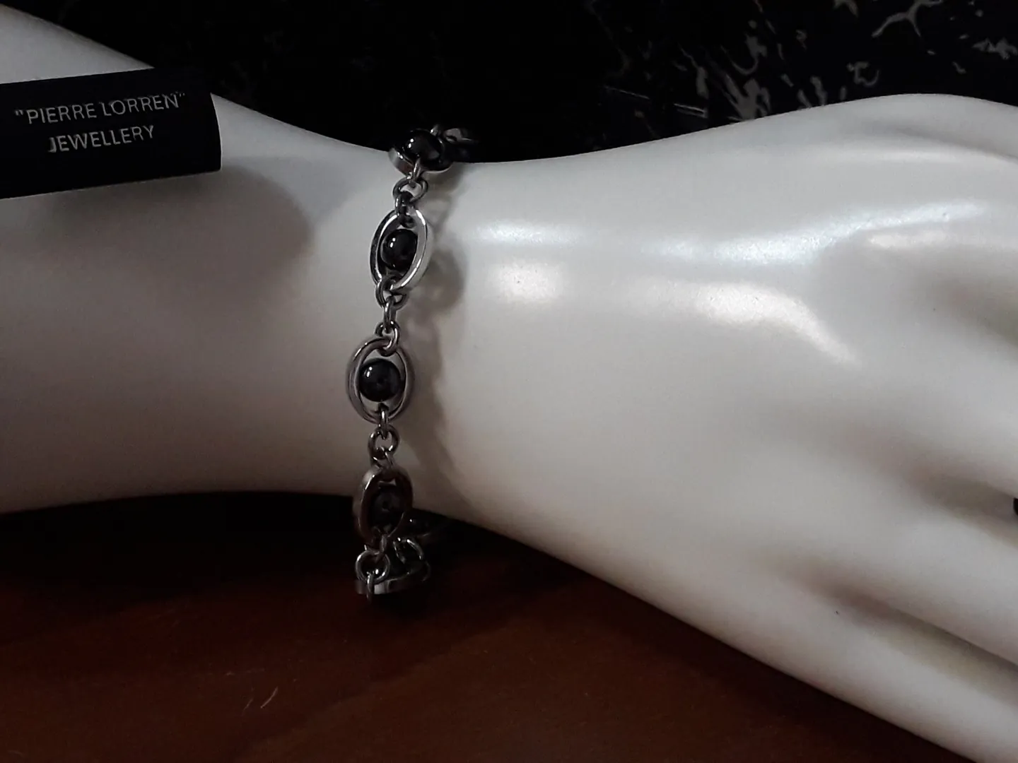 Silver Pearl bracelet for women, gifts for mom, necklace pendant, tarnish-free silver jewelry, adjustable length, handmade shiny silver steel.