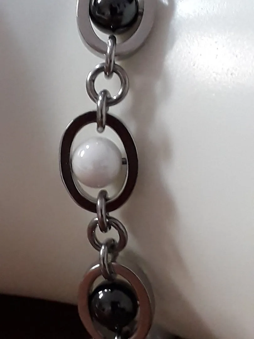 Silver Pearl bracelet for women, gifts for mom, necklace pendant, tarnish-free silver jewelry, adjustable length, handmade shiny silver steel.
