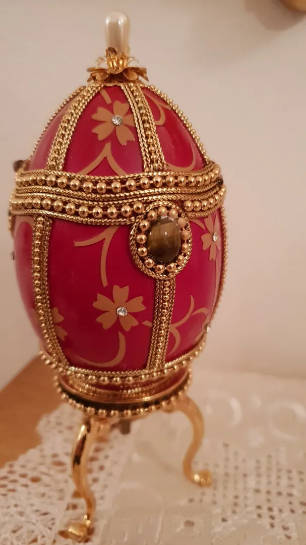 Vintage Red Faberge Egg, Imperial Jeweled Egg, Faberge Egg Style, 24kt Gold Jewel Box, Musical Faberge Egg, Musical Trinket Egg, Handcarved Present.