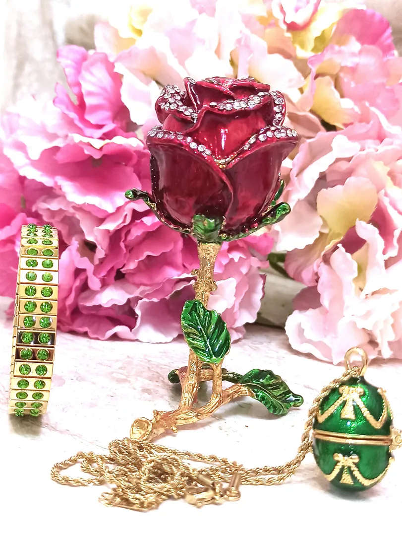 Valentine Luxurious Gift - Green Faberge Egg Valentine's Day Jewelry Set - Rose Jewelry Box + Faberge Style Egg Locket + Bracelet - 24k Gold