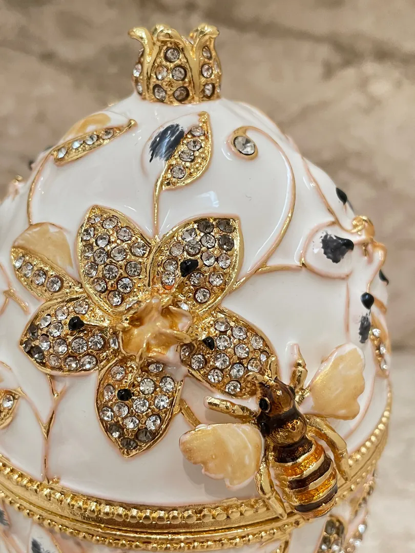 Fabergé Egg White Pomegranate Jewelry Box Housewarming Gift Home Decor Faberge Egg Birthday Mom Gift Box for Christmas Swarovski Handset 24k