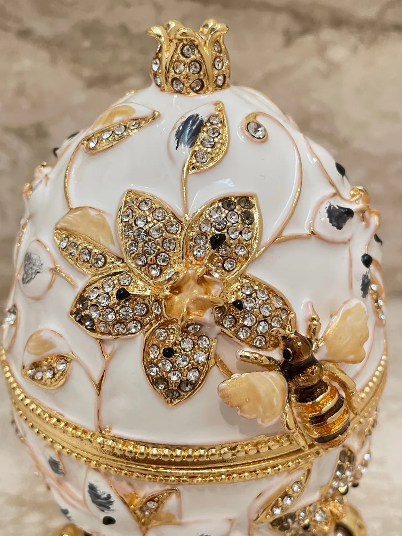 Fabergé Egg White Pomegranate Jewelry Box Housewarming Gift Home Decor Faberge Egg Birthday Mom Gift Box for Christmas Swarovski Handset 24k