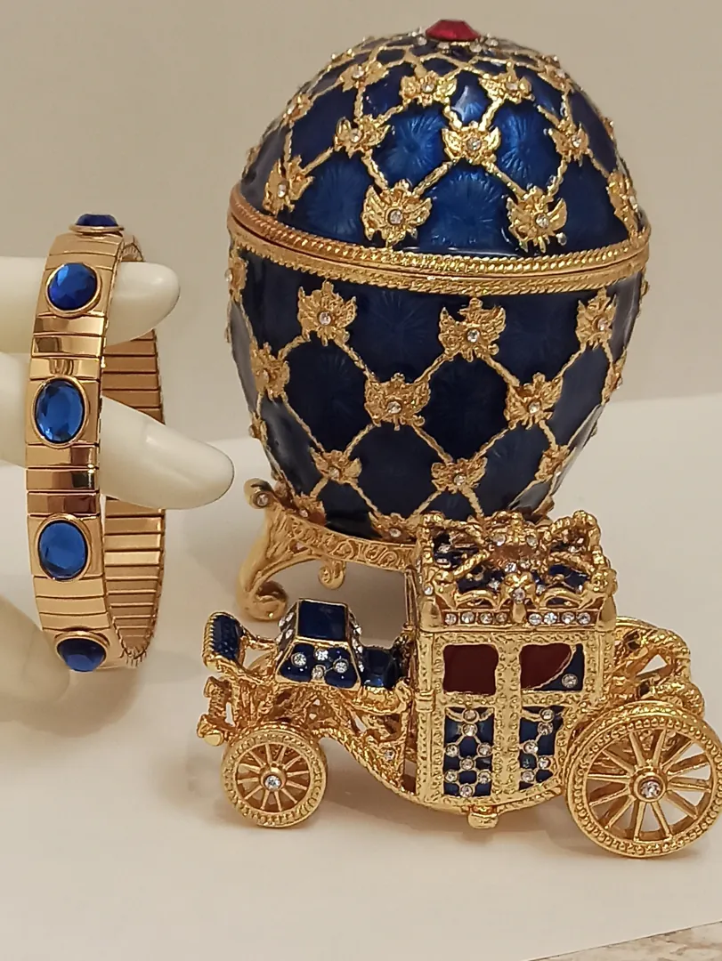 Queens Carriage Egg Faberge Ornament Jewelry Box Faberge 24k Gold 10ct Austrian Crystal Sapphire Bracelet Fabergé Egg Designer pierrelorren