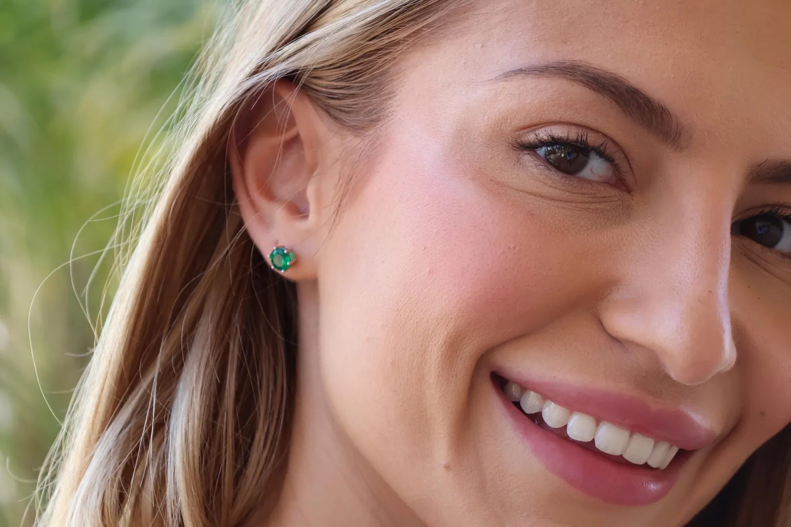 Pierre Lorren Natural Emerald Green Earrings Studs 2 Carat Real Emerald Earrings - Screw-On Stud Earrings 6.5mm Anniversary Gift for Women.