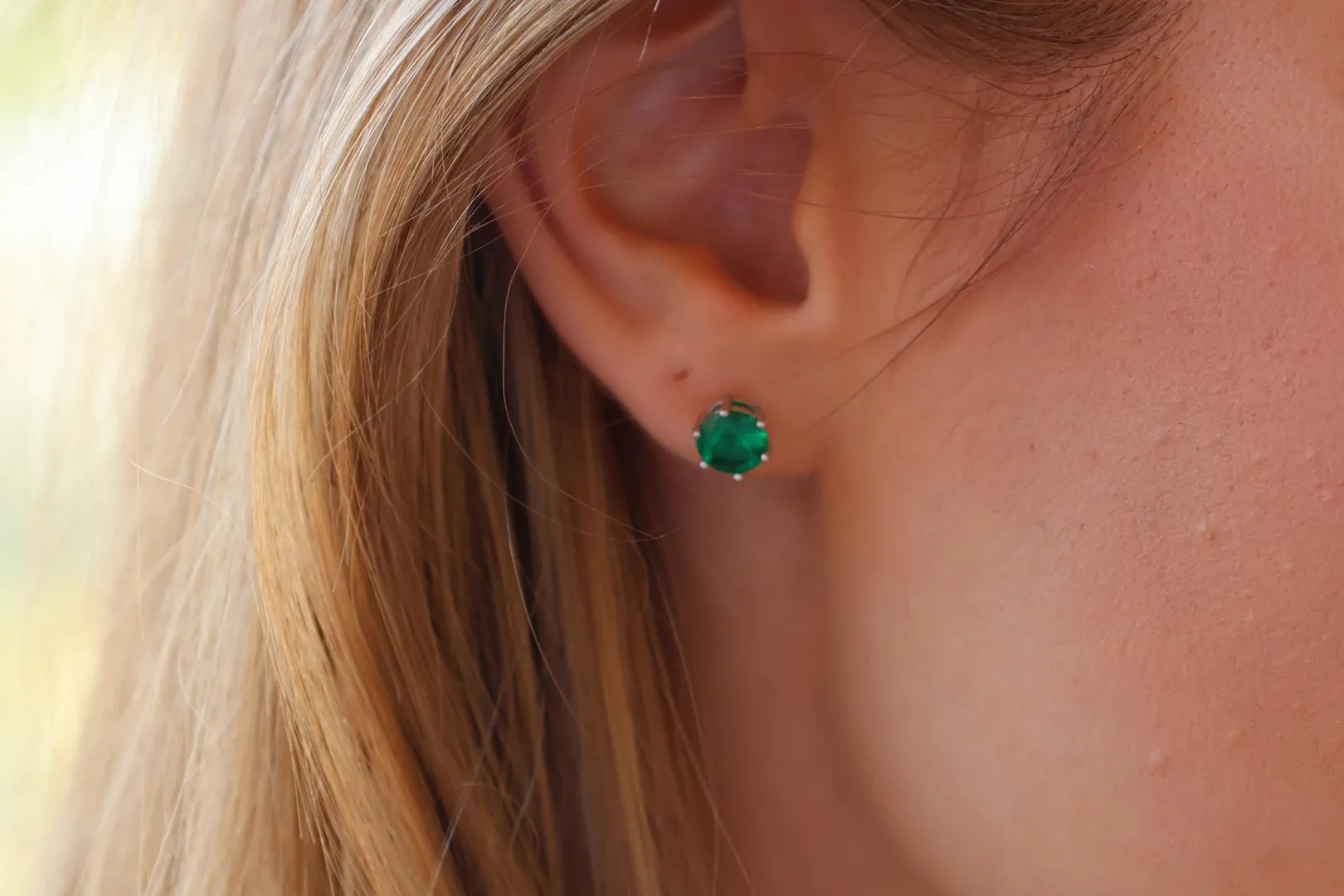 Pierre Lorren Natural Emerald Green Earrings Studs 2 Carat Real Emerald Earrings - Screw-On Stud Earrings 6.5mm Anniversary Gift for Women.