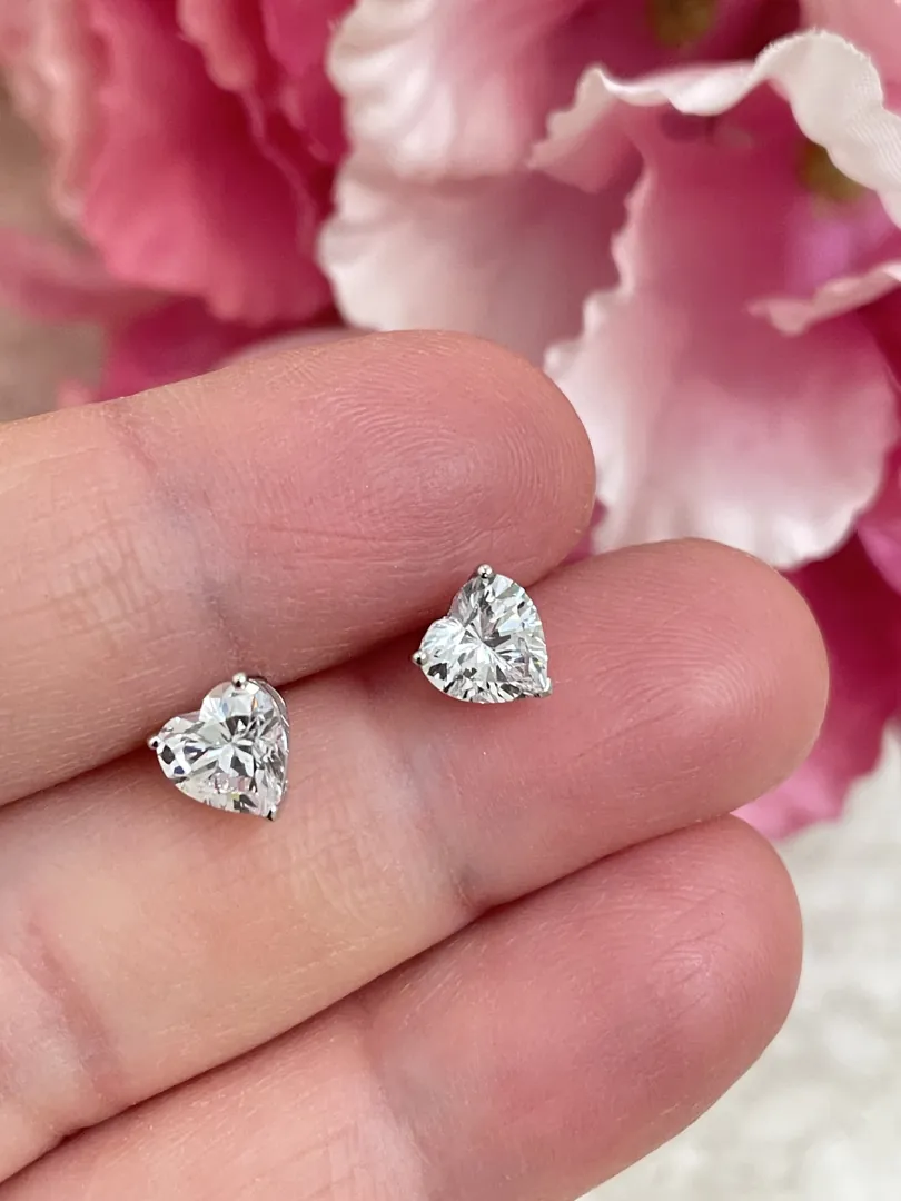 Solid 18k Gold Heart Stud Diamond Jewelry by Pierre Lorren