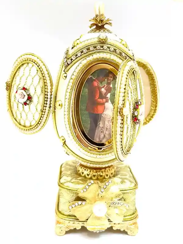 1988 One of a Kind REAL Faberge-Style Egg GOLD Faberge Egg Music Box Home Decor Faberge Style Egg 35th Birthday Anniversary Faberge Egg Ornament 