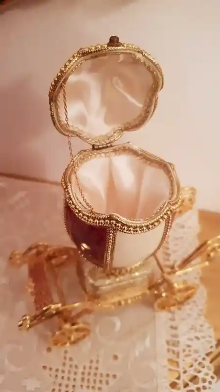 Faberge-Style egg 2001 VINTAGE 24k Musical Faberge Egg style Trinket Natural Egg Ring box Gift Faberge Wedding Proposal Engagement Anniversary 