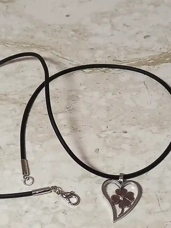 SILVER Clover Pendant Necklace/Four Leaf Clover Necklace/GOOD LUCK Necklace/Clover Charm Necklace/ St Patricks Day Necklace Shamrock Jewelry 