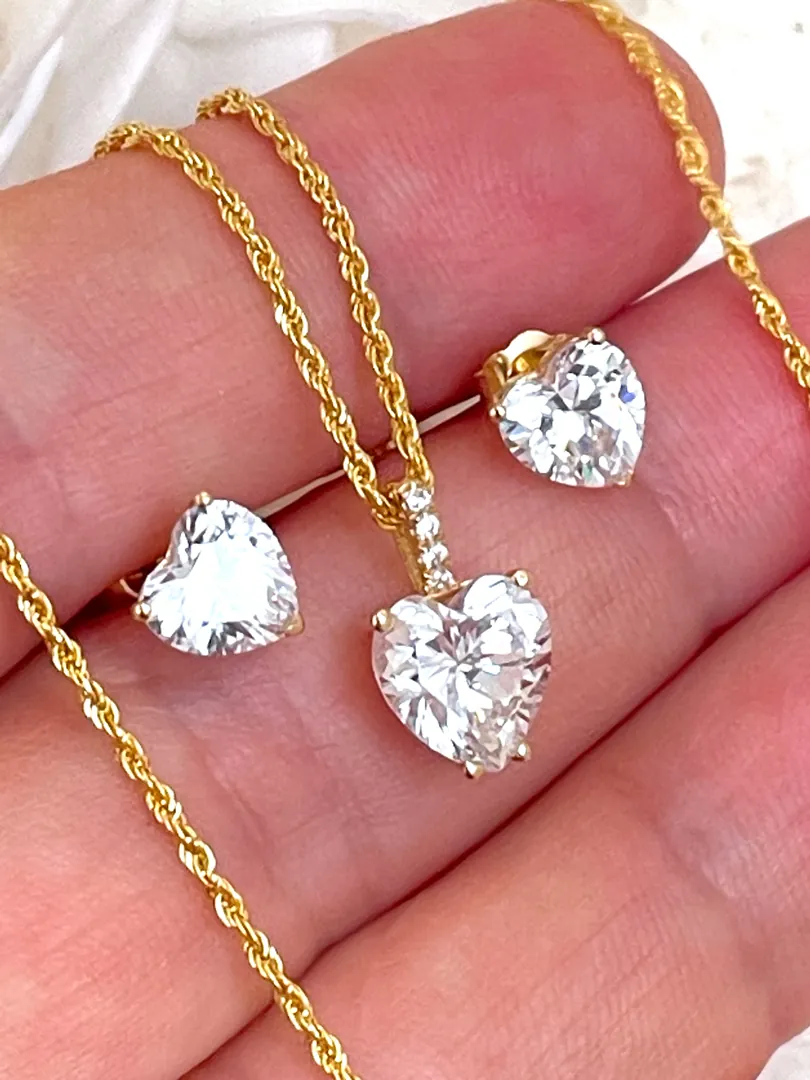 Solid 18k Gold 3.5ctw Fine Diamond Jewelry Set: Solitaire Diamond Heart, 2 Carat Diamond Earrings, 1.5 Carat Diamond Necklace by Pierre Lorren.