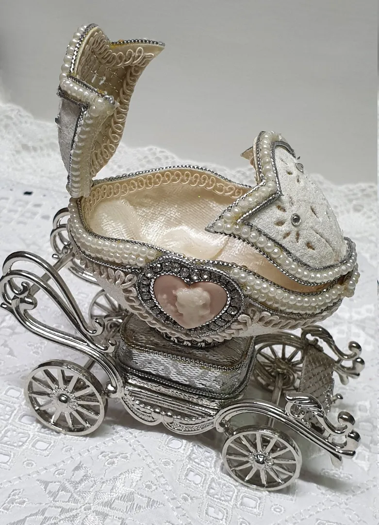 Faberge Egg style VINTAGE Trinket Music 1981 Fabergé Collector Item 5ct Cameo Jewelry Box NATURAL Egg Faberge 40th Anniversary 40 Birthday